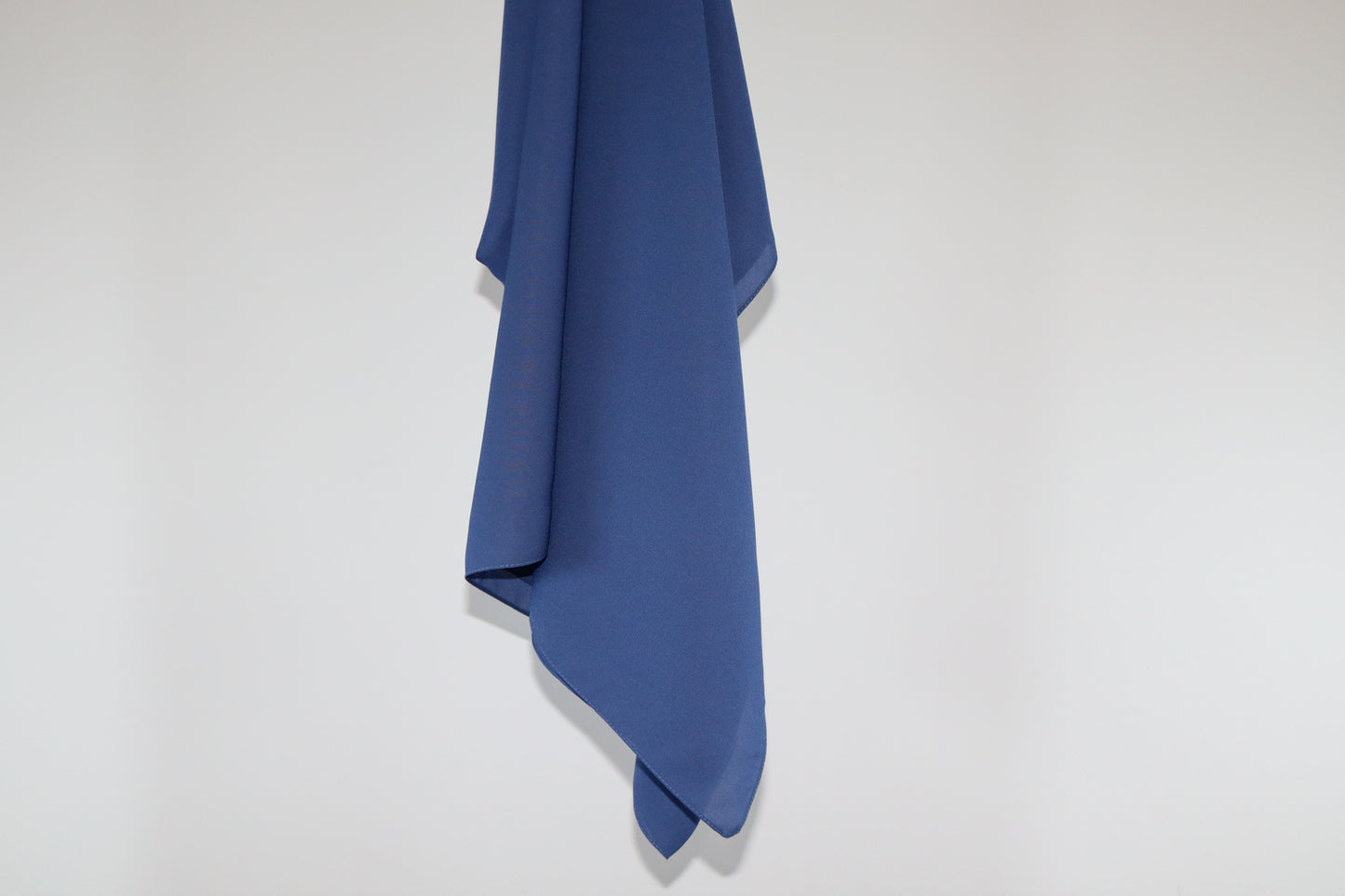 Krepp Schal "blau" K15