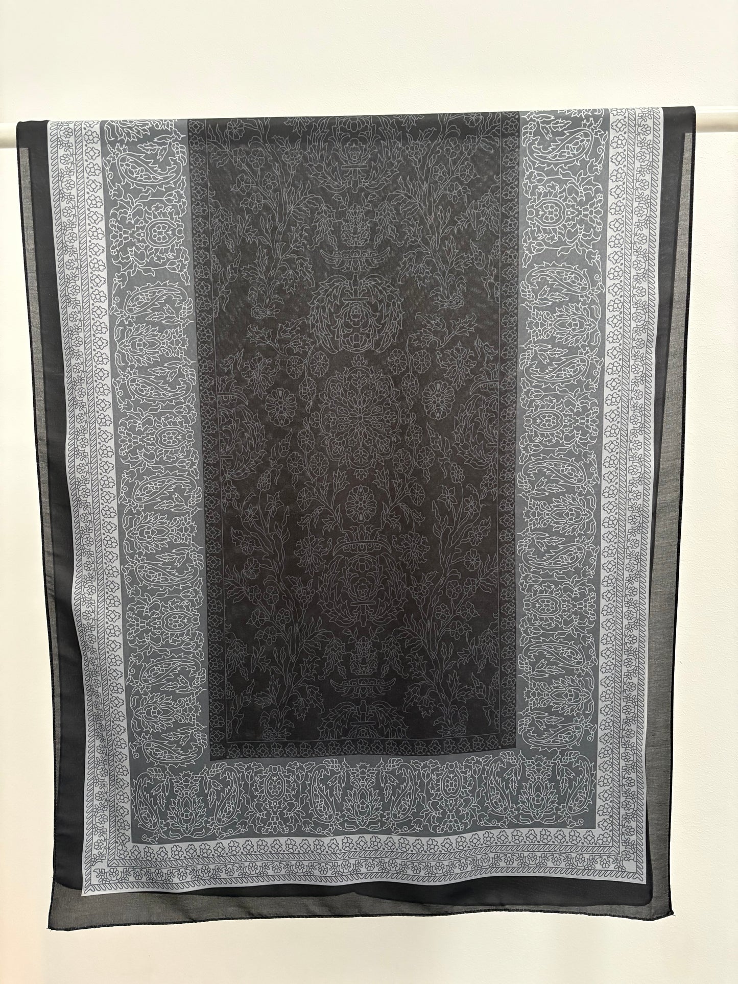 Soft Bloom Hijab „schwarz“ 19