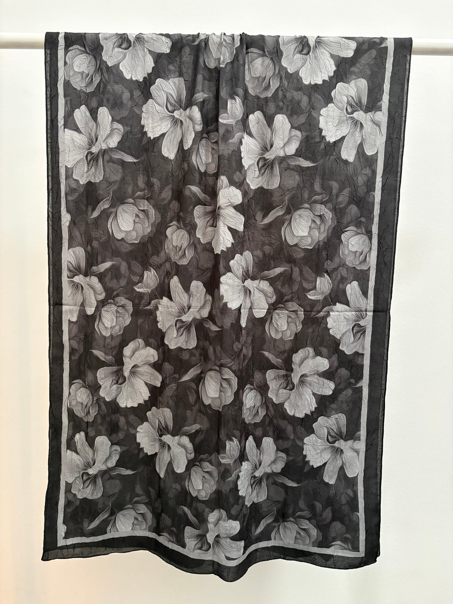 Soft Bloom Crinkle "schwarz" 7