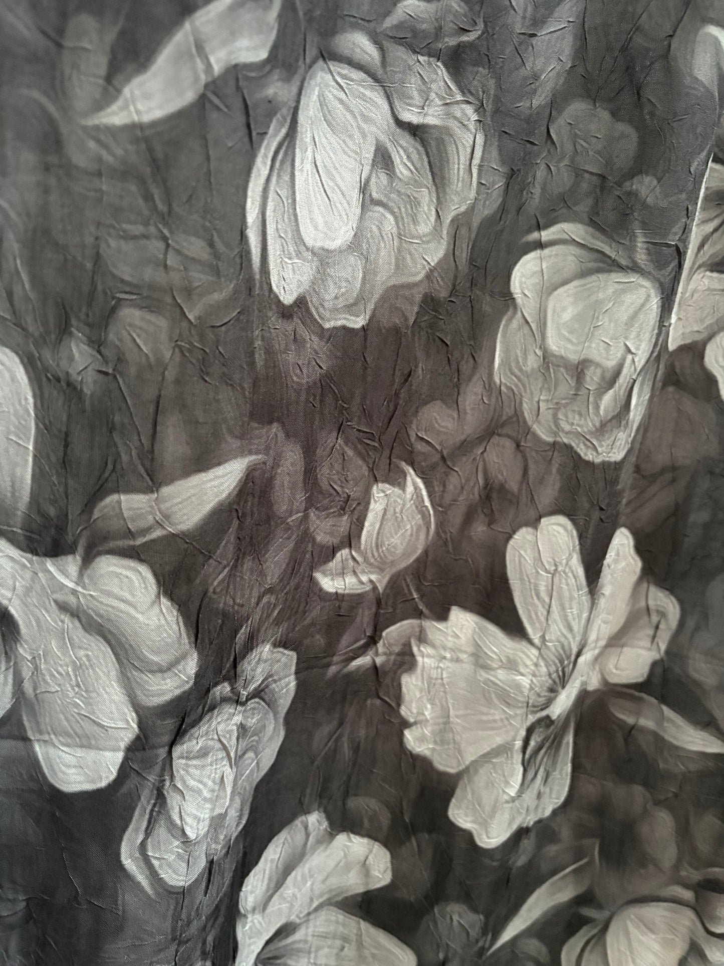Soft Bloom Crinkle "schwarz" 7