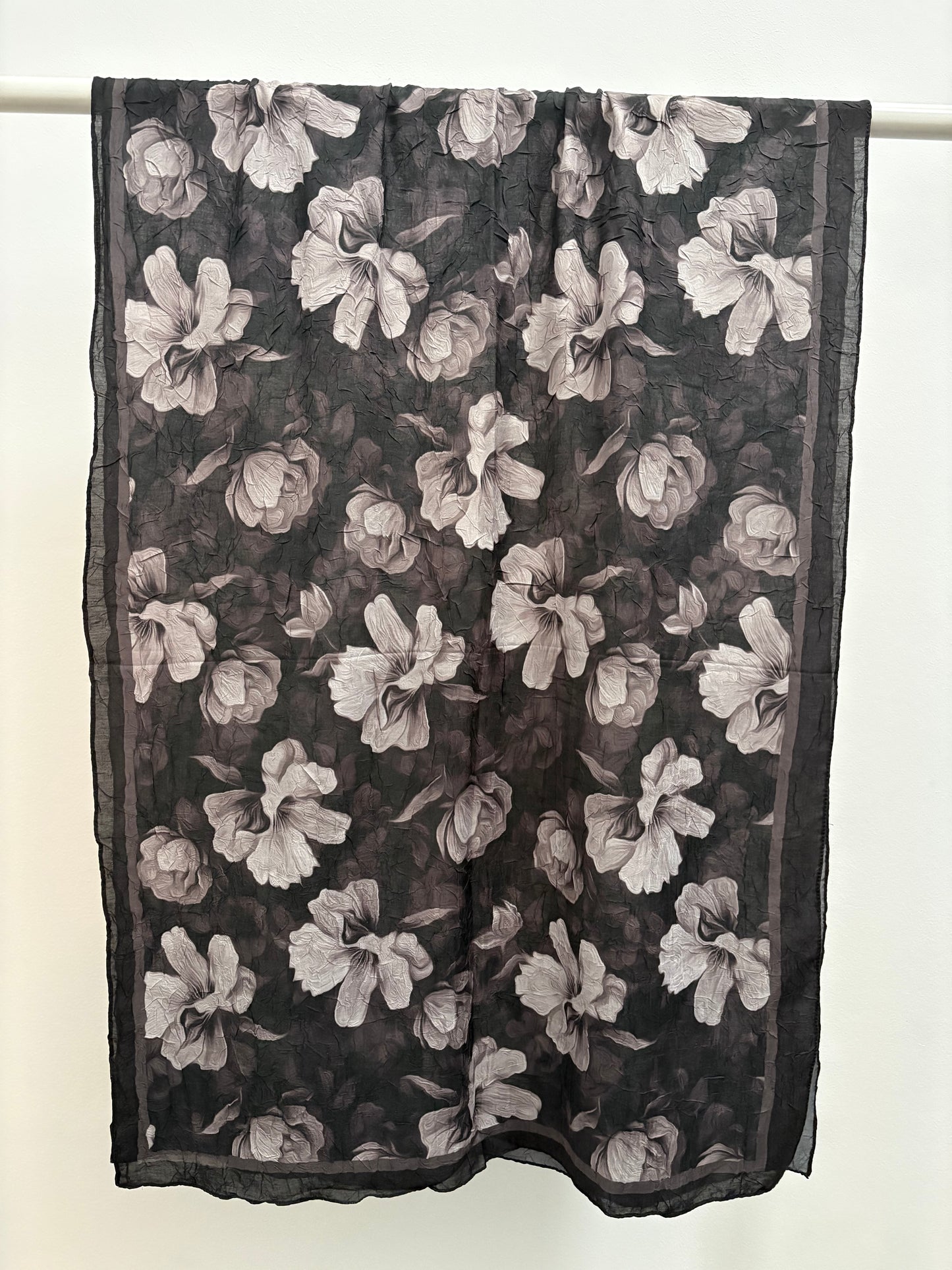 Soft Bloom Crinkle "schwarz2" 10